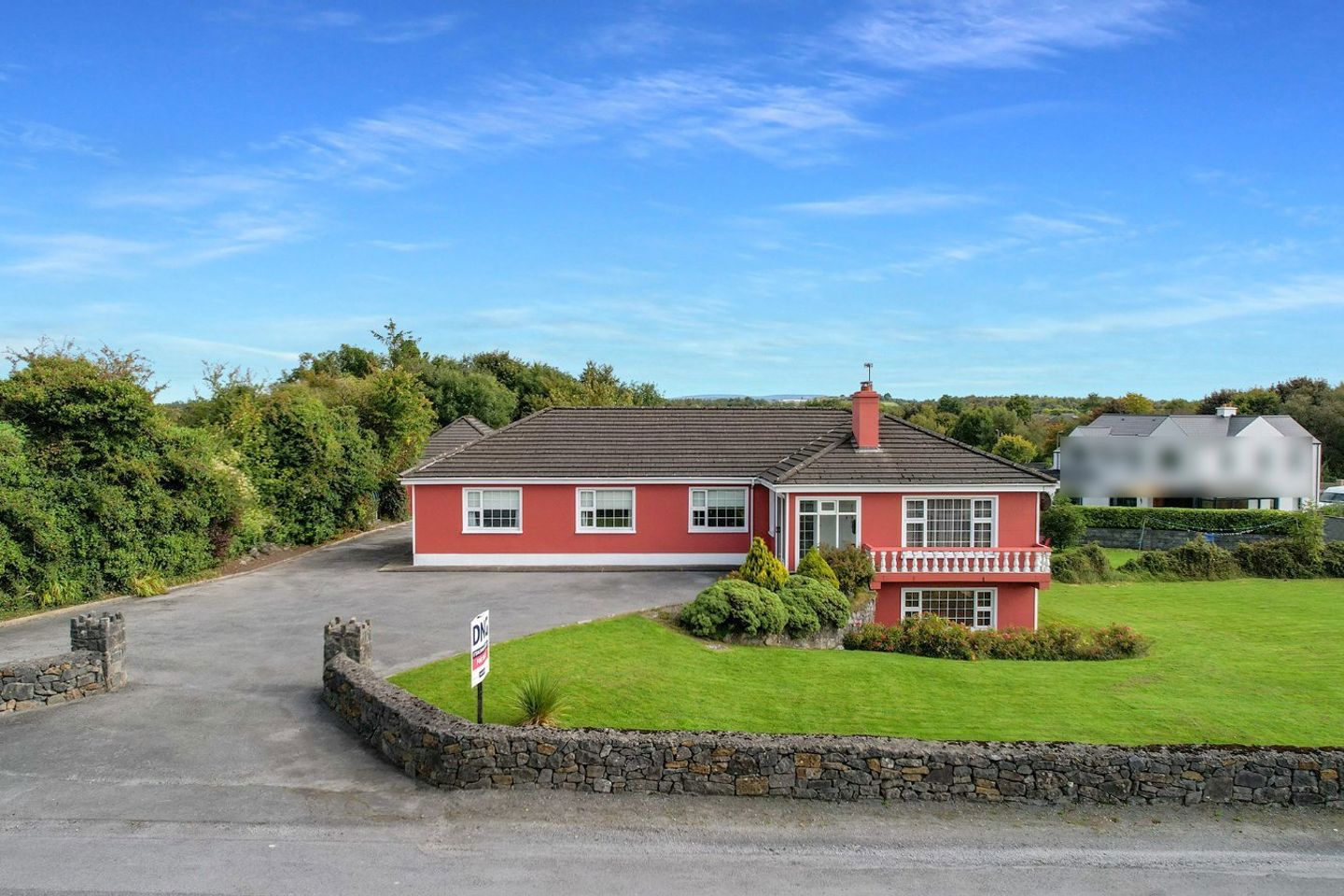Loughville, Lahinch Road, Ennis, Co. Clare, V95T2N0 1