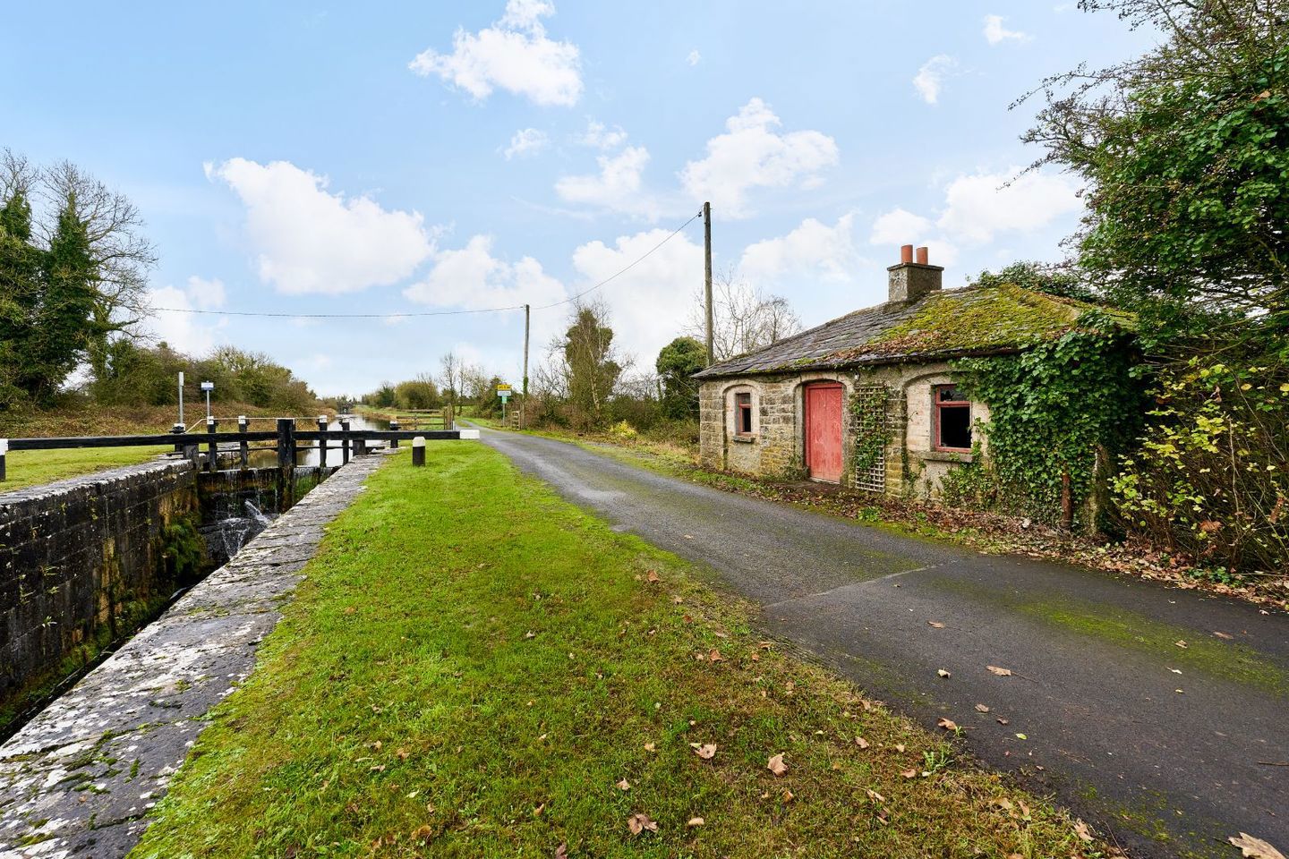 Lock House, Castlegaddery, Ballynacargy, Ballynacarrigy, Co. Westmeath, N91RD93 1