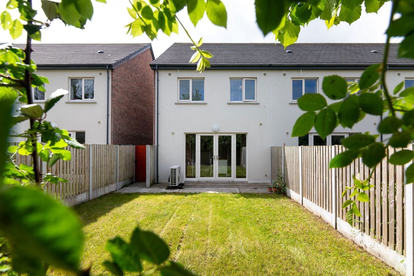 6 The Crescent, The Hawthorns, Tullamore, Co. Offaly, R35F5C7 14