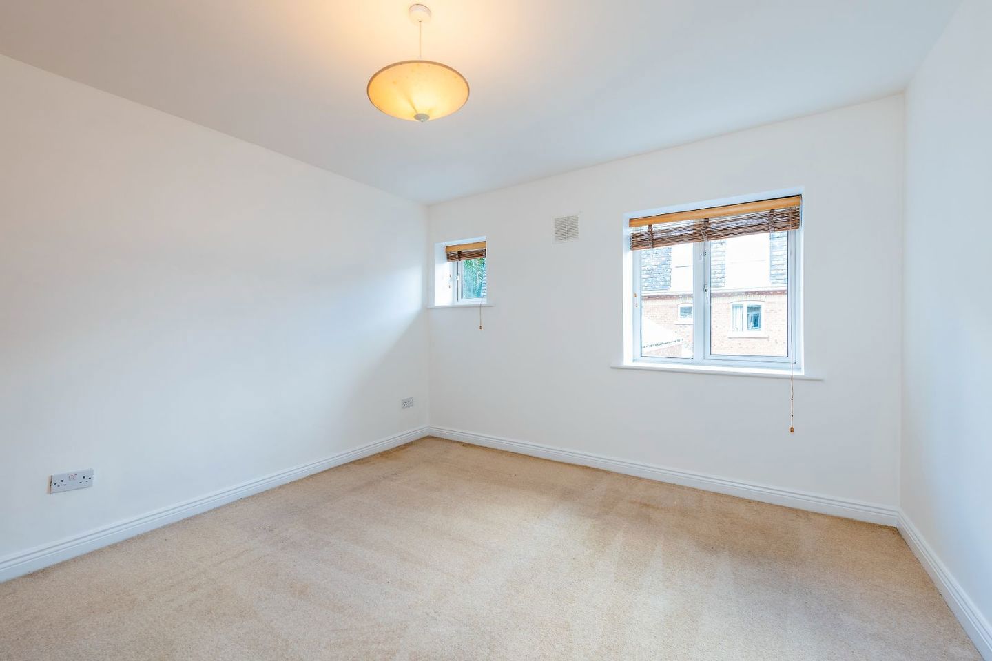 11 botanic sq, botanic ave, dublin 9 9