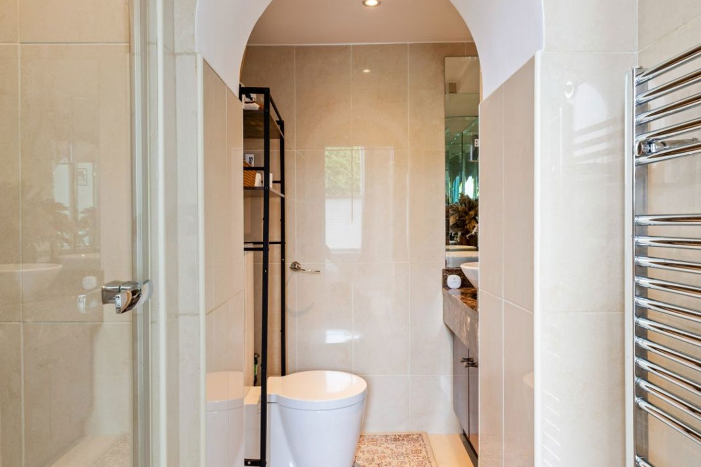 Apartment 3 , Holyrood Castle, Sandymount, Dublin 4, D04AE36 5