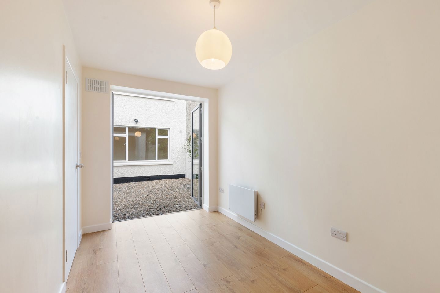 24 Whitehall Park, Terenure, Kimmage, Dublin 12, D12C1P0 4