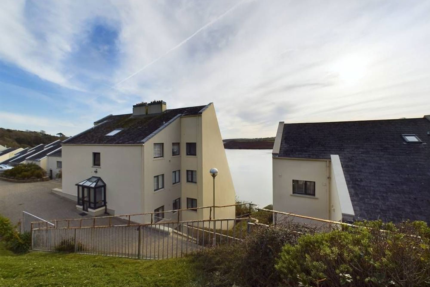 2 Ardbrack Heights, Kinsale, Kinsale, Co. Cork, P17W654 17