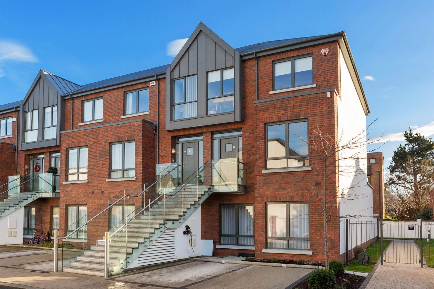 17 Sandymount Castle Court, Sandymount, Dublin 4, D04P9W0 2