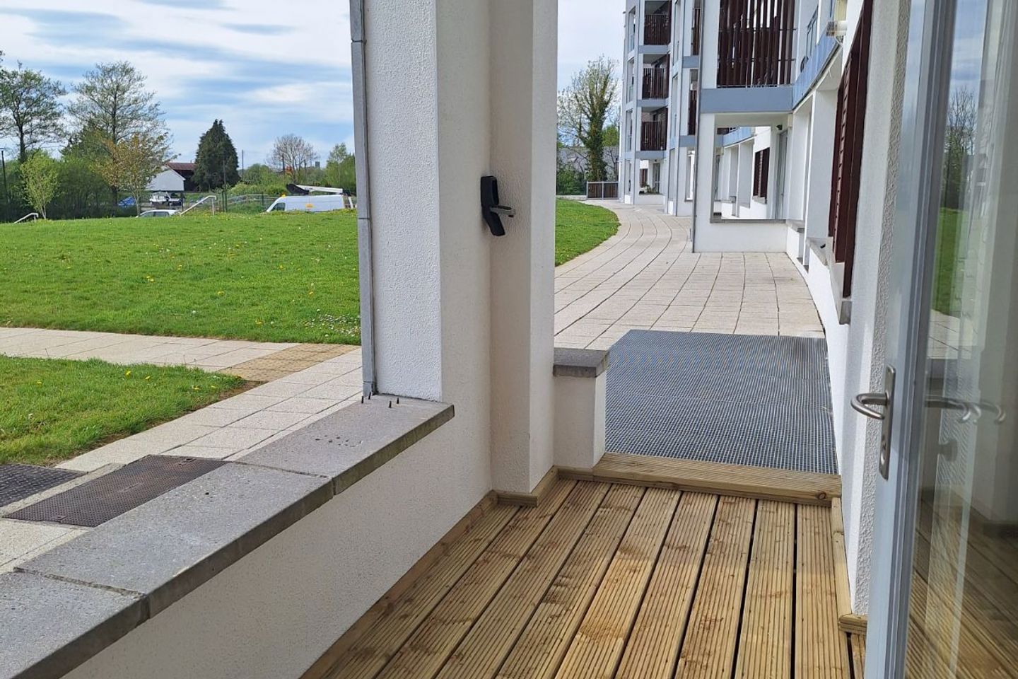 apartment 78 jolly mariner, marina village  brick island, coosan road  athlone