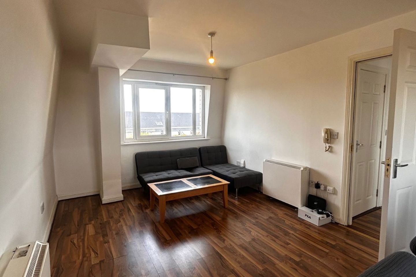 apt 22, hibernian court, main st