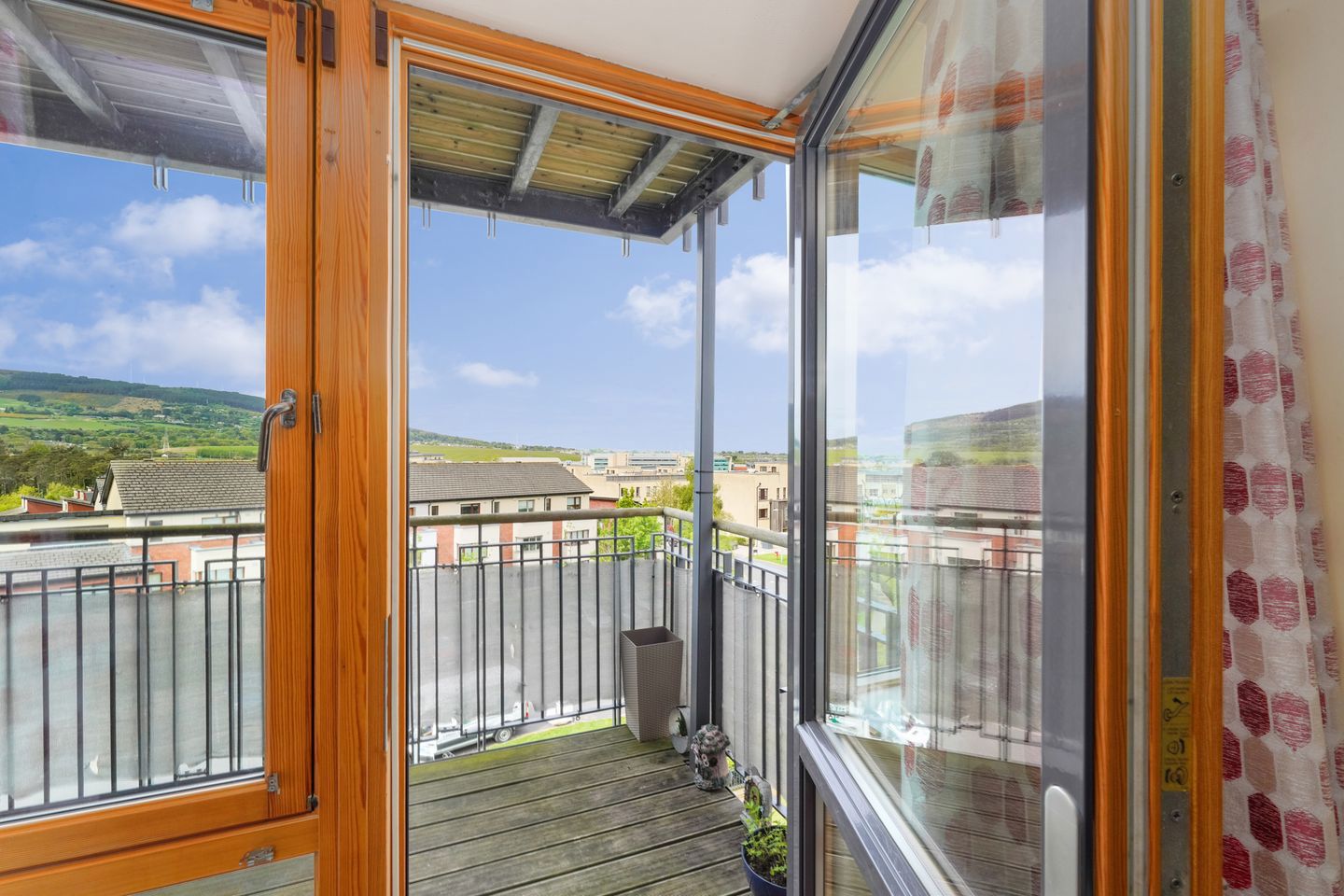 70 The Crescent, Carrickmines Manor, D18 WC93, Carrickmines, Dublin 18 11