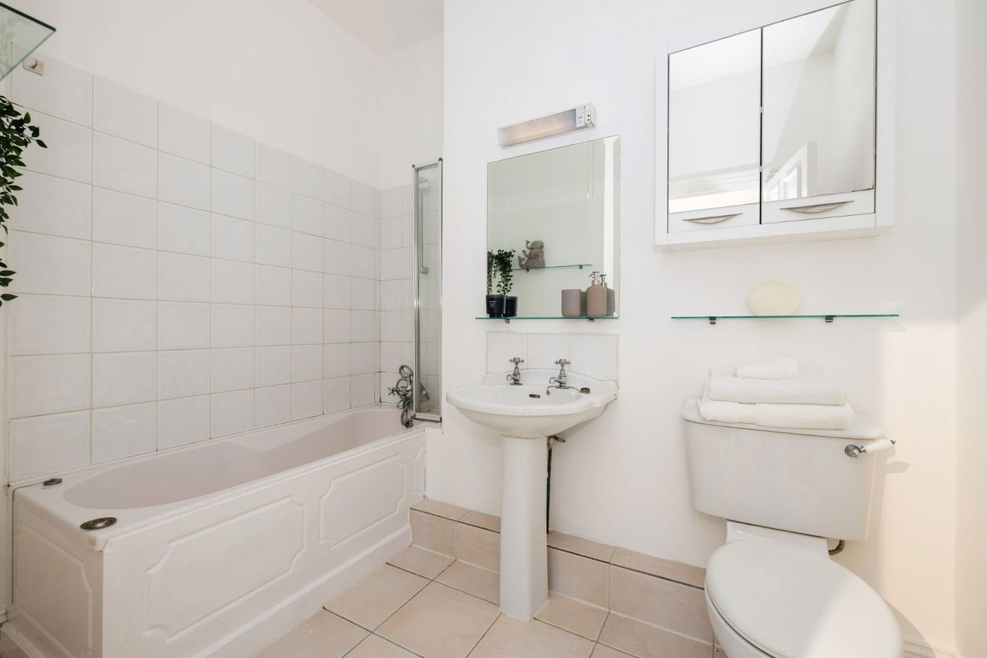 Apartment 3 , Westminster Hall, Foxrock, Dublin 18, D18HY40 8