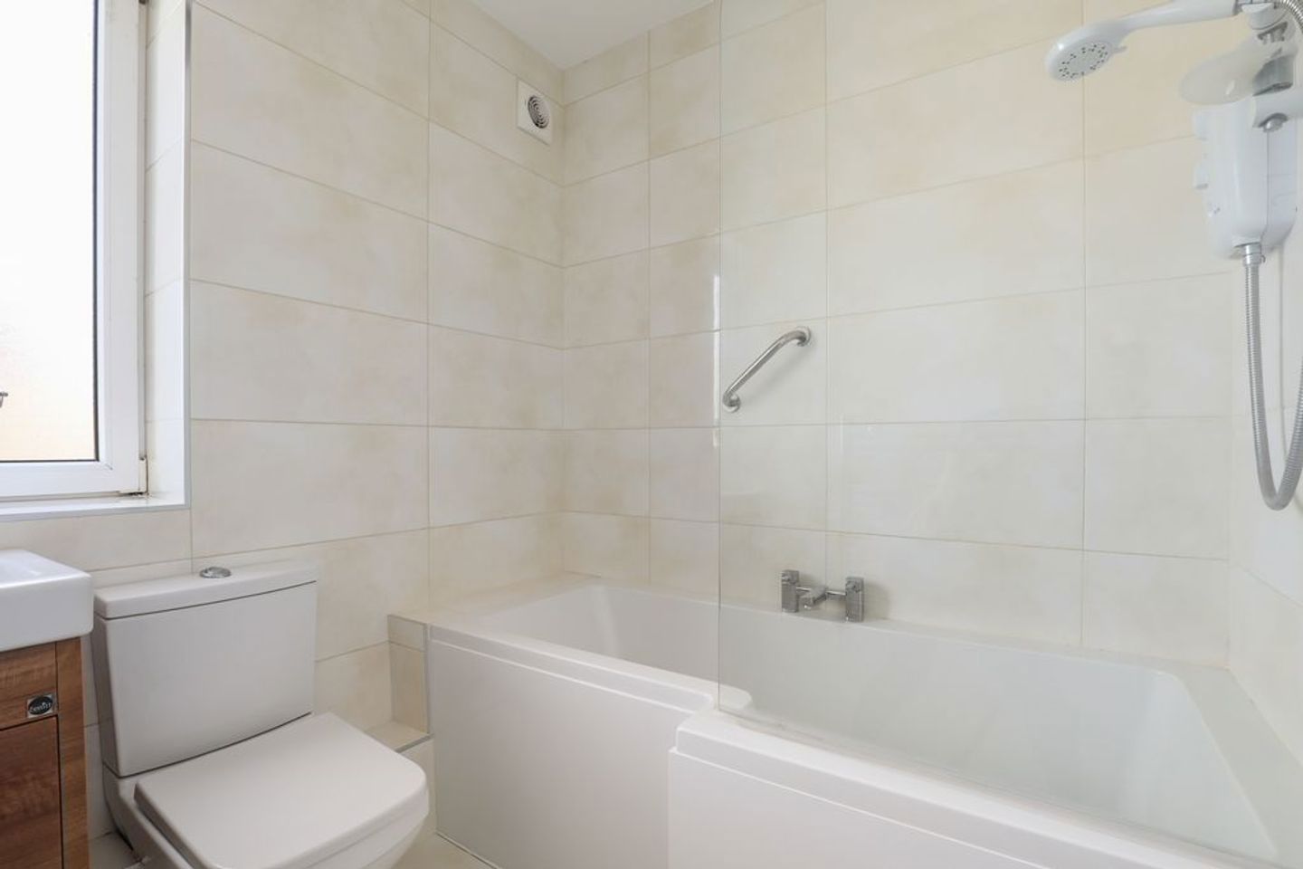 10 radcliffe apts, dublin rd, dublin 13 18