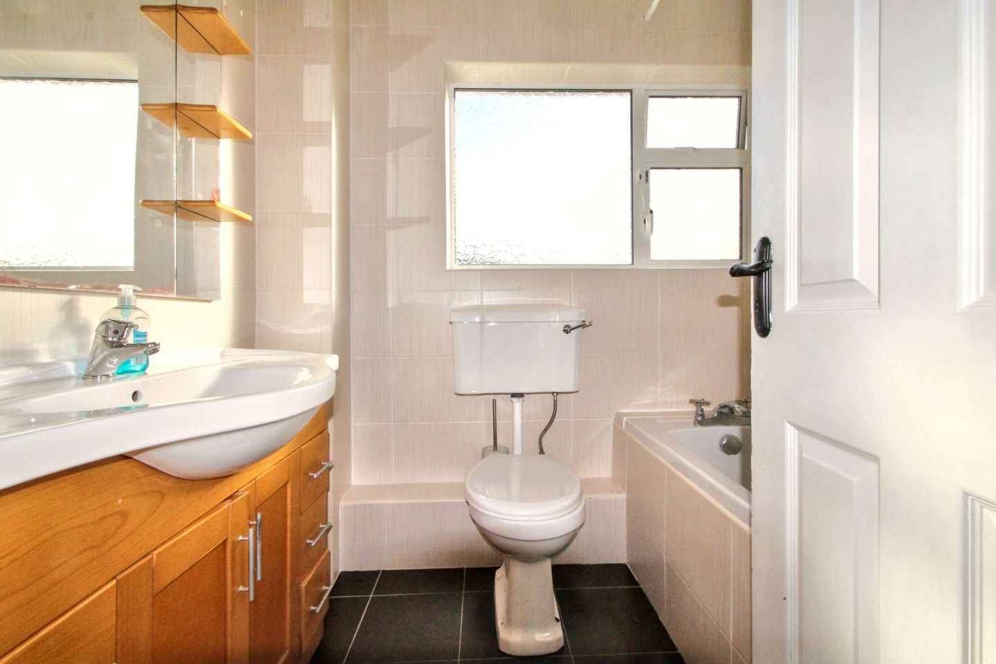 20 Bayview Drive, Killiney, Killiney, Co. Dublin, A96E002 5