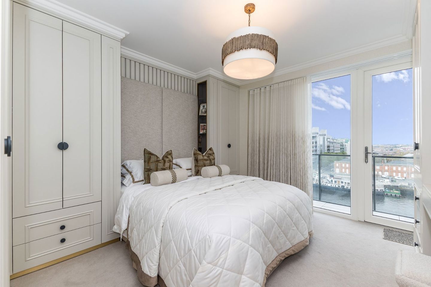 apt 44, hanover riverside, sir john rogersons quay 5