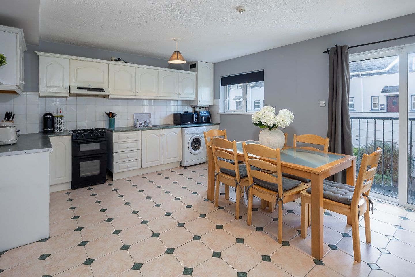 8 Wood Quay, Midleton, Co. Cork, P25V064