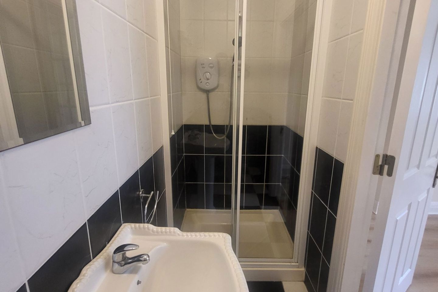 6 Earl Court, Lough Rinn, Gortletteragh, Co. Leitrim, N41X202 32
