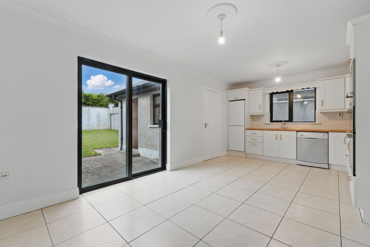 11 Beechlawn Heights, Ballinasloe, Ballinasloe, Co. Galway, H53K062 10