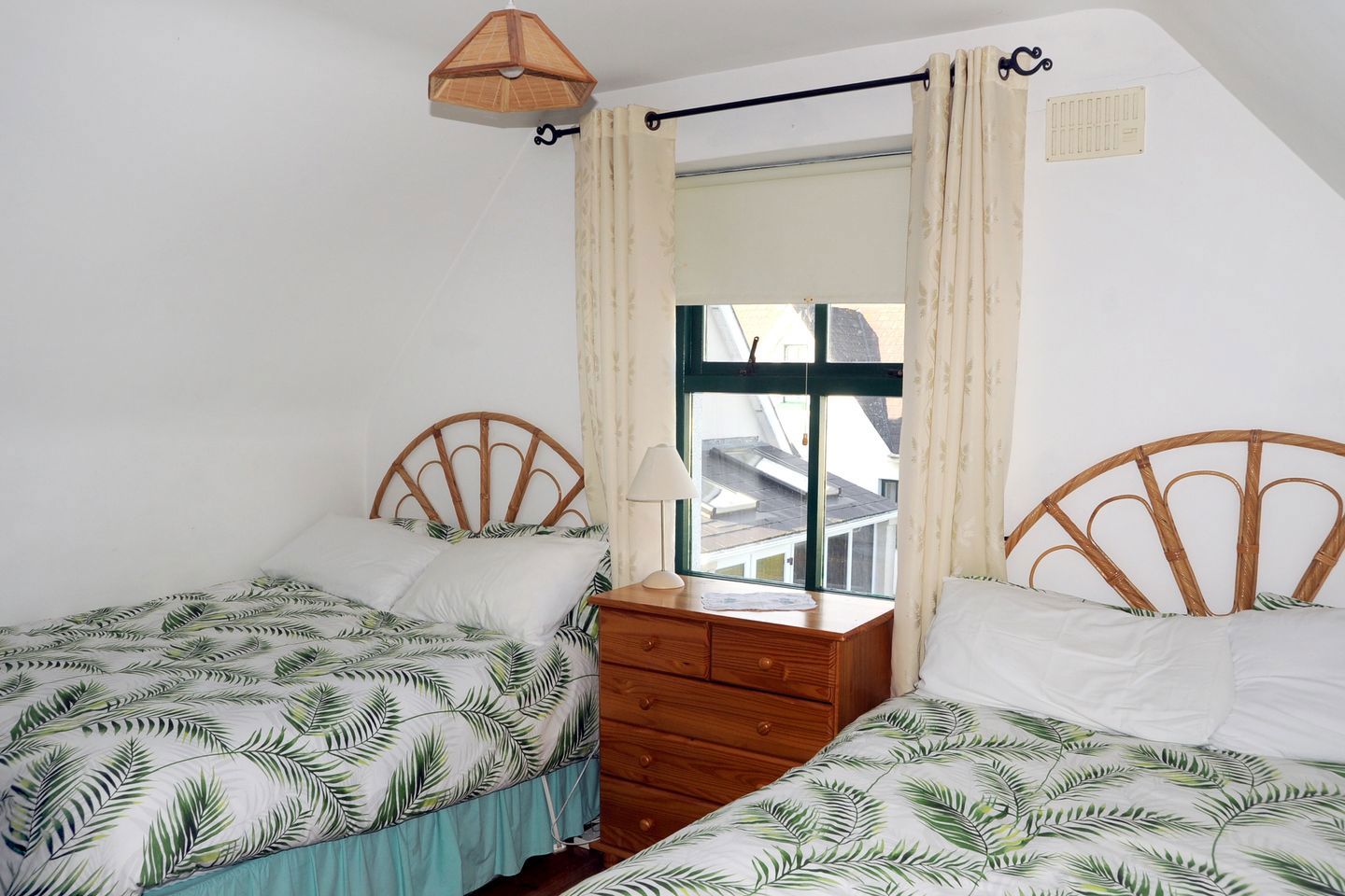 The Birds Nest, 32 Sandeel Bay Cottages, Hookless Village, Fethard-On-Sea, Churchtown, Co. Wexford, Y34TF20 34