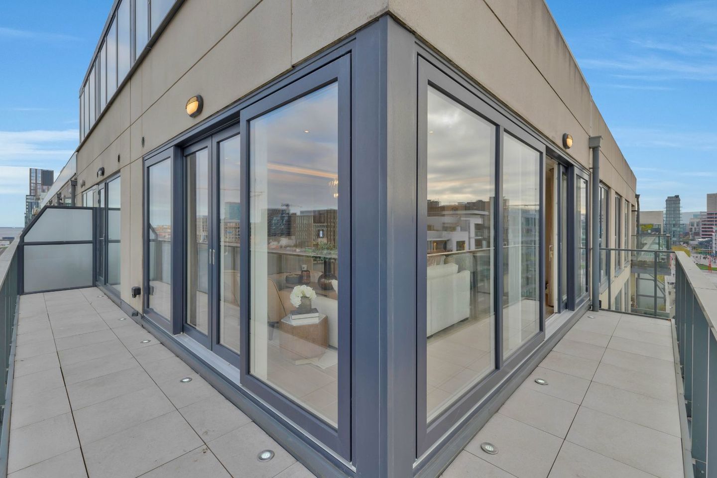 apt 44, hanover riverside, sir john rogersons quay 10