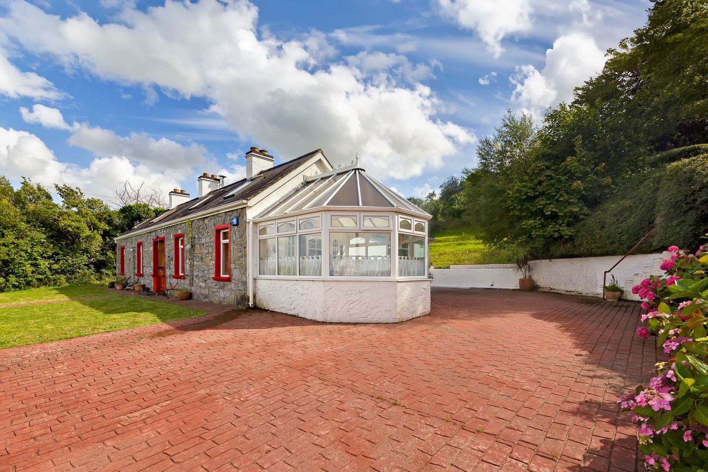 Tully, Strandhill Road, Strandhill, Co. Sligo, F91Y194 13