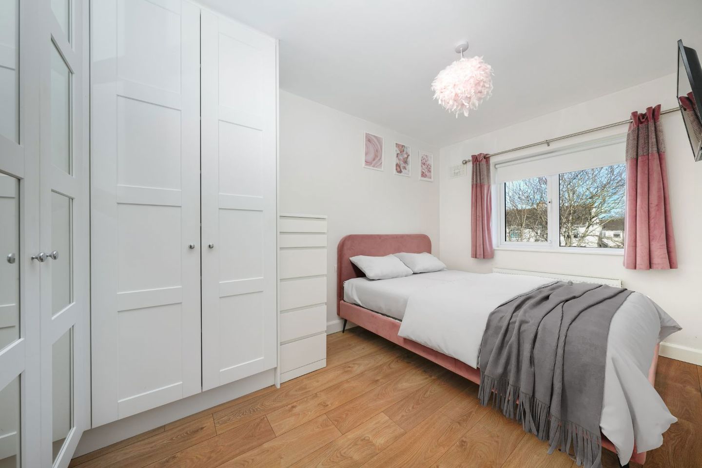 2 maple dr, laurel lodge, carpenterstown park dublin 15 9