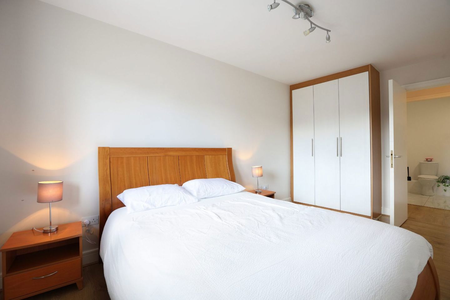 Apartment 27, Carmanhall Court, Burton Hall Road, Leopardstown, Dublin 18, D18YK84 9