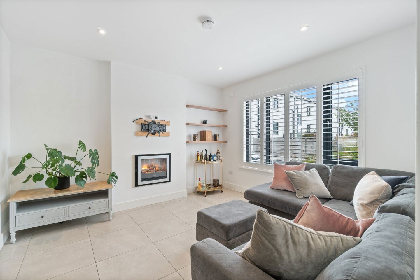 6 Gort Na Carraige, Seapoint, Barna, Co. Galway, H91YKF7 4