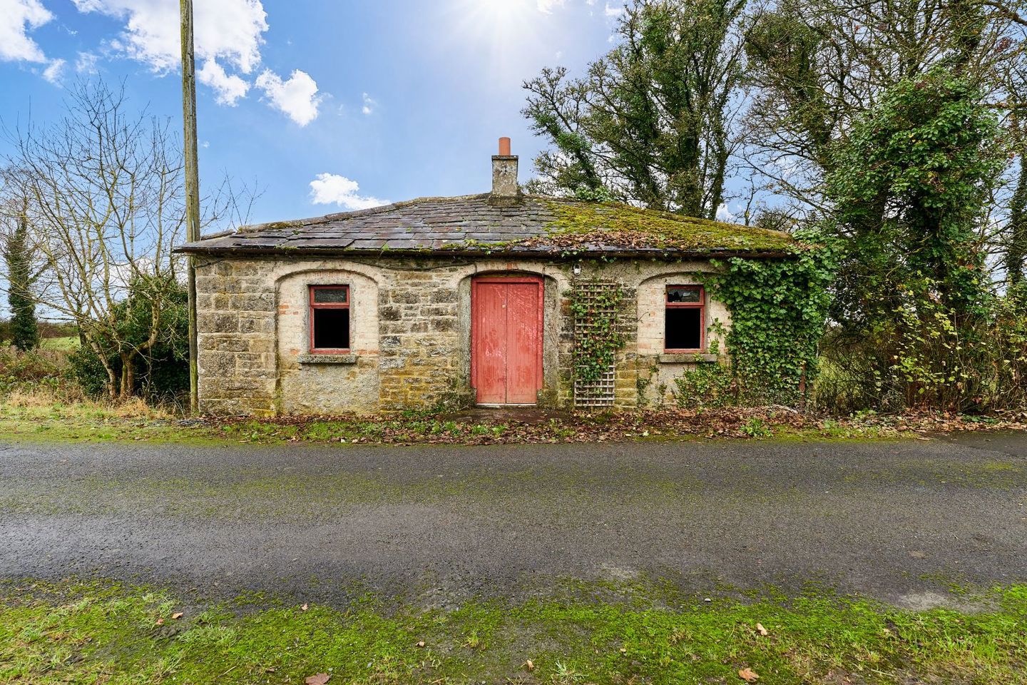 Lock House, Castlegaddery, Ballynacargy, Ballynacarrigy, Co. Westmeath, N91RD93 3