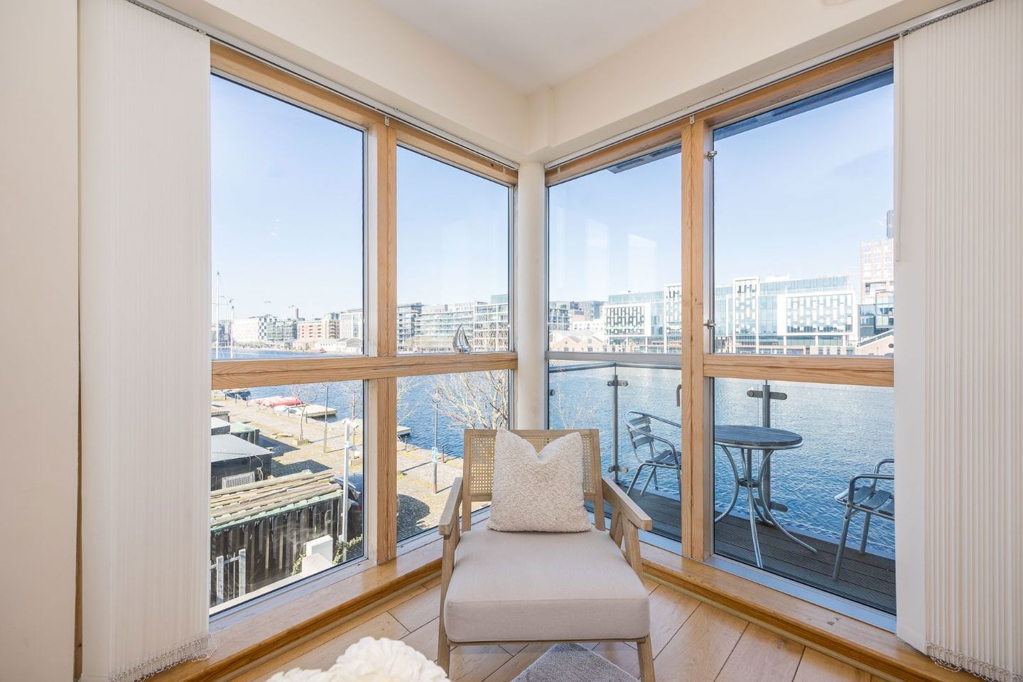 Apartment 1 , Grand Canal Wharf, Hanover Quay, Dublin 2, D04YX05 2