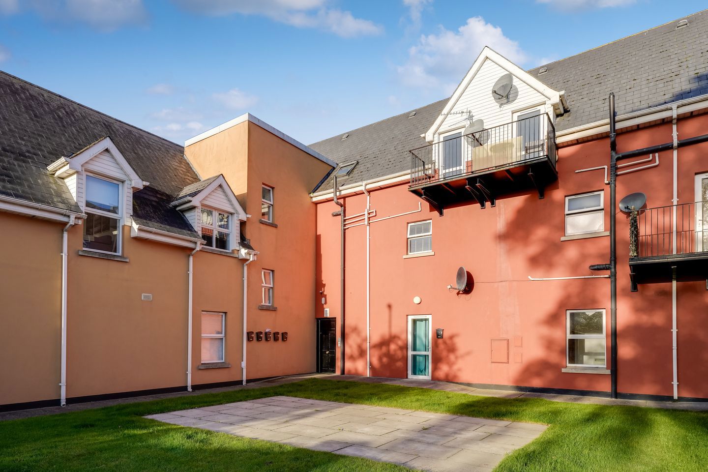 12 Brownsbarn Gardens, Kingswood Cross, Citywest, Co. Dublin 22