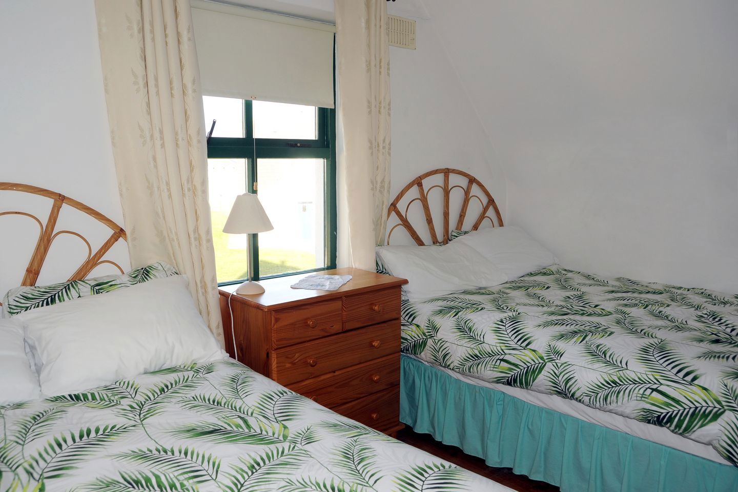 The Birds Nest, 32 Sandeel Bay Cottages, Hookless Village, Fethard-On-Sea, Churchtown, Co. Wexford, Y34TF20 5