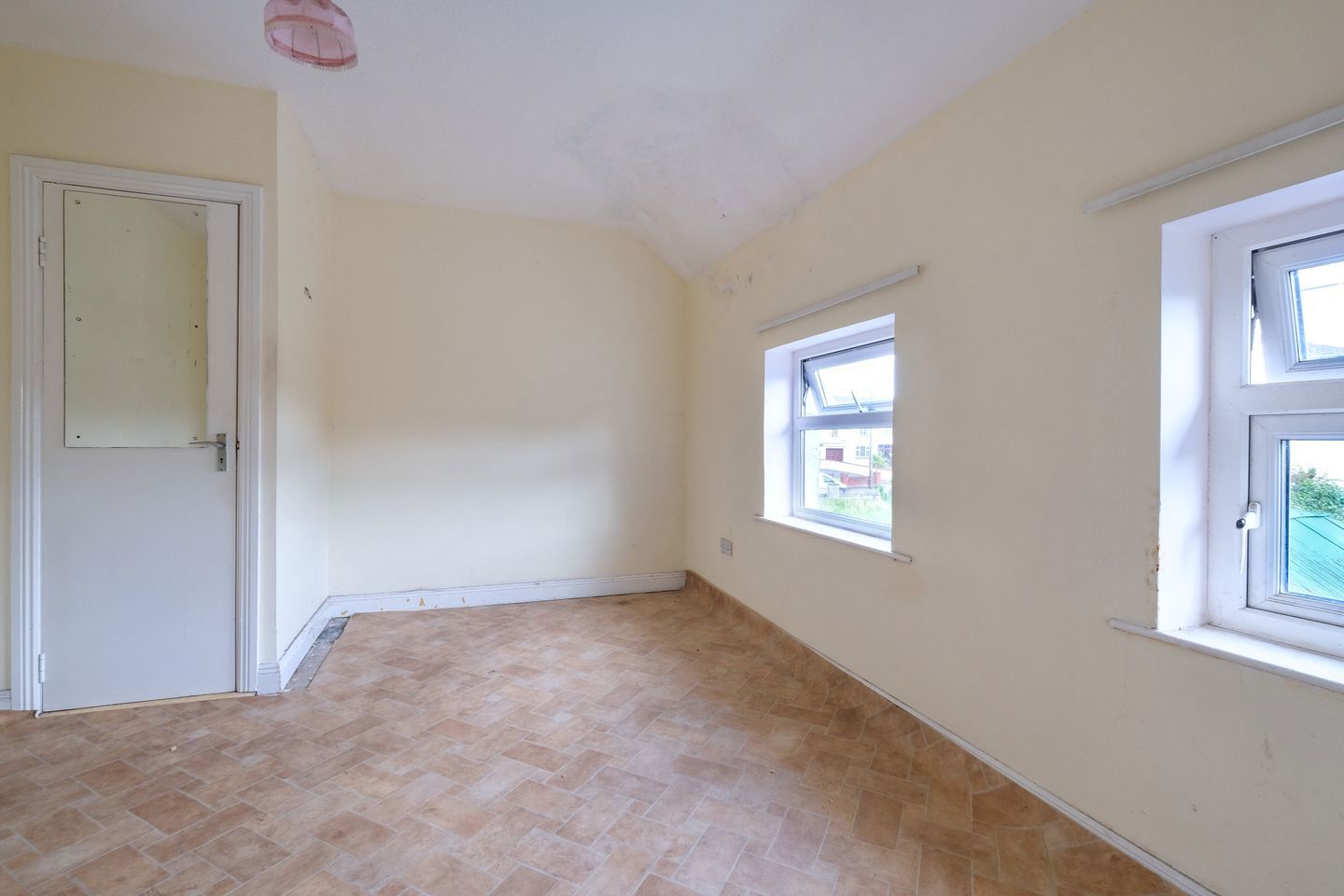 11 Legion Terrace, Park Road, Longford, N39P2N5 9