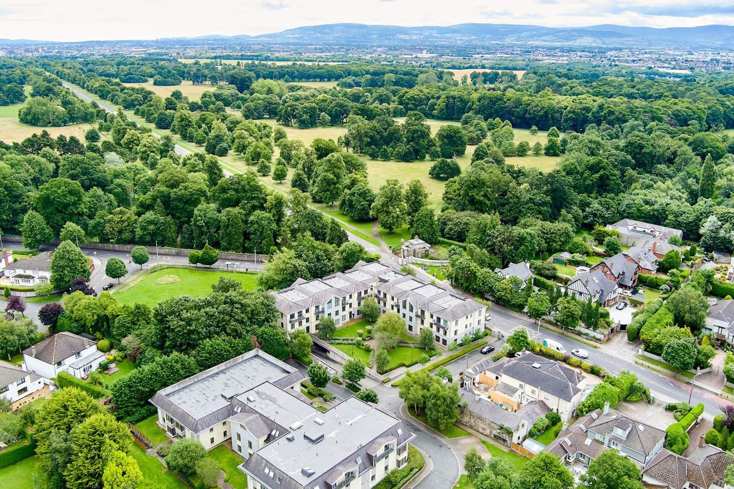 1 Fawn Lodge, Castleknock, Dublin 15 23
