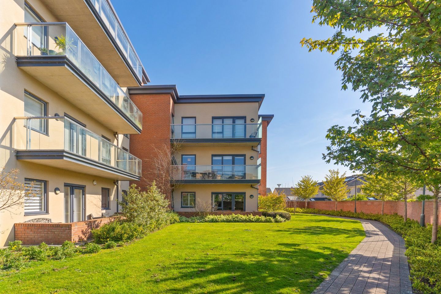 3 Clonbern, Phoenix Park Racecourse, Castleknock, Dublin 15, D15DT9W 4