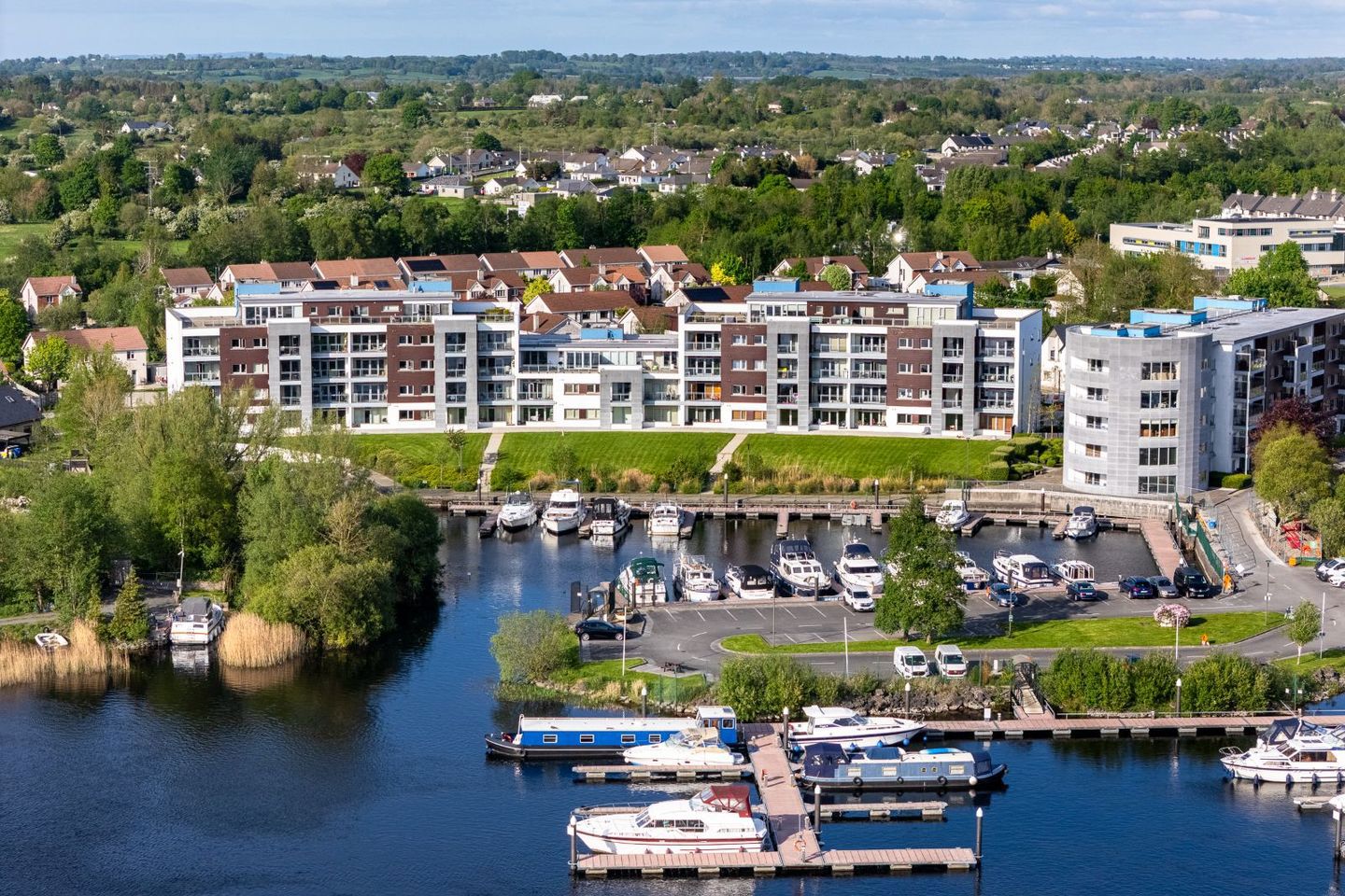 apartment 78 jolly mariner, marina village  brick island, coosan road  athlone