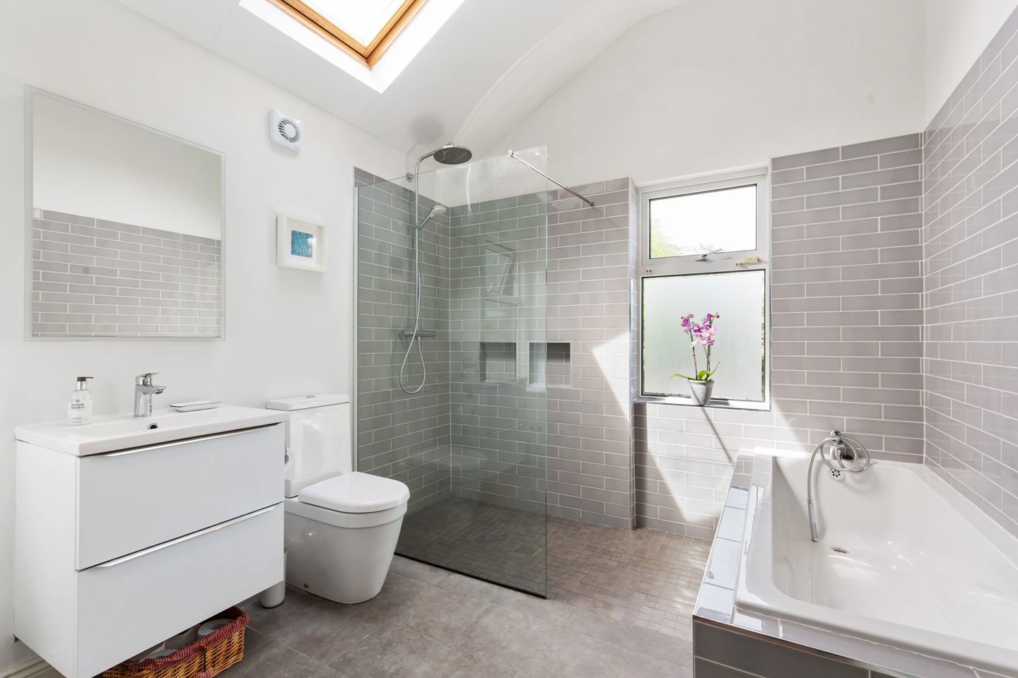 4 Hollybank Avenue Lower, Ranelagh, Dublin 6, D06P2C5 11