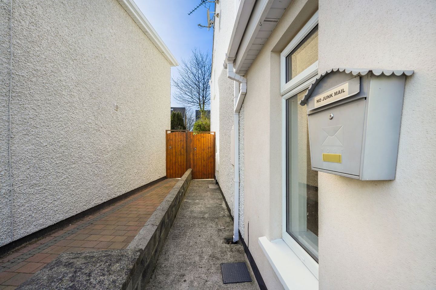 2 maple dr, laurel lodge, carpenterstown park dublin 15 4