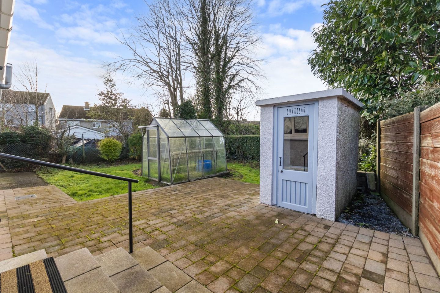 roscairn, 4a fairy ville lawn, the lough 11