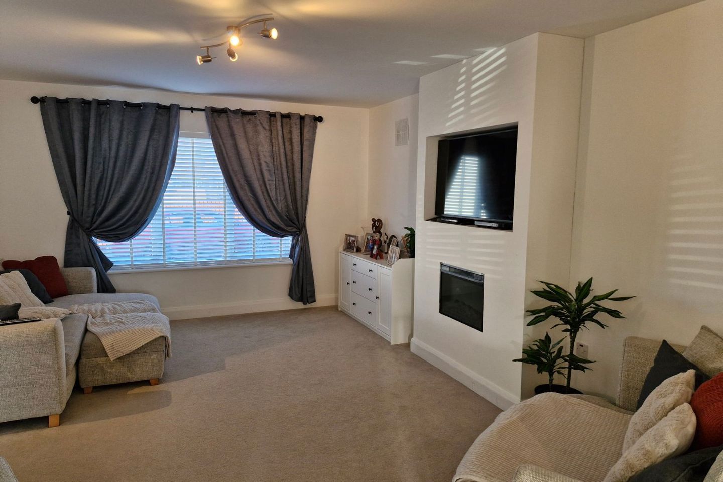 10 Bramble Hill, Lugduff, Tinahely, Co. Wicklow, Y14F897 5