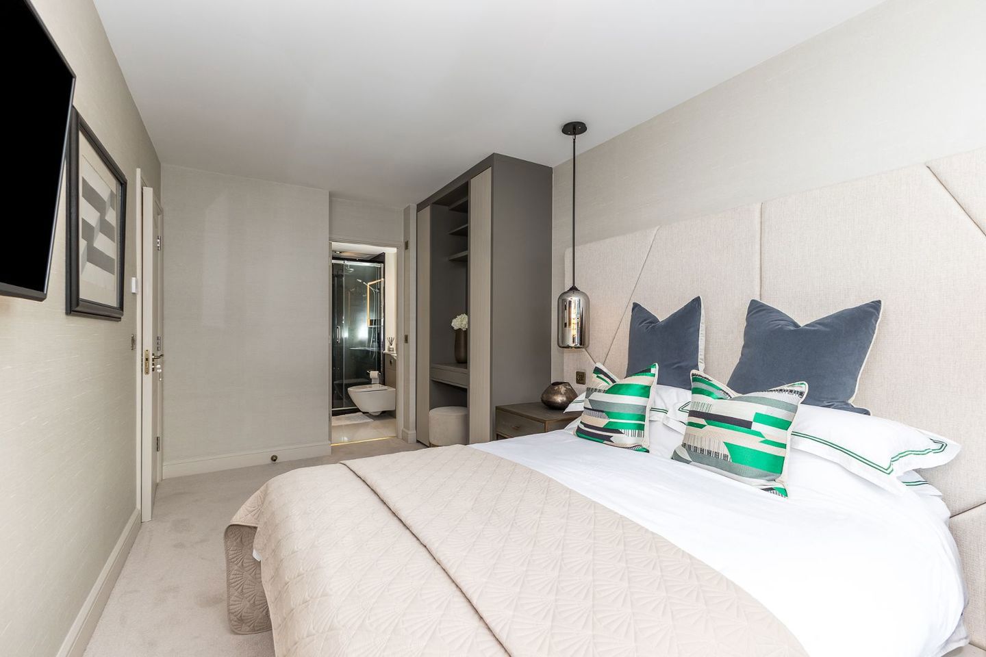 apt 44, hanover riverside, sir john rogersons quay 25