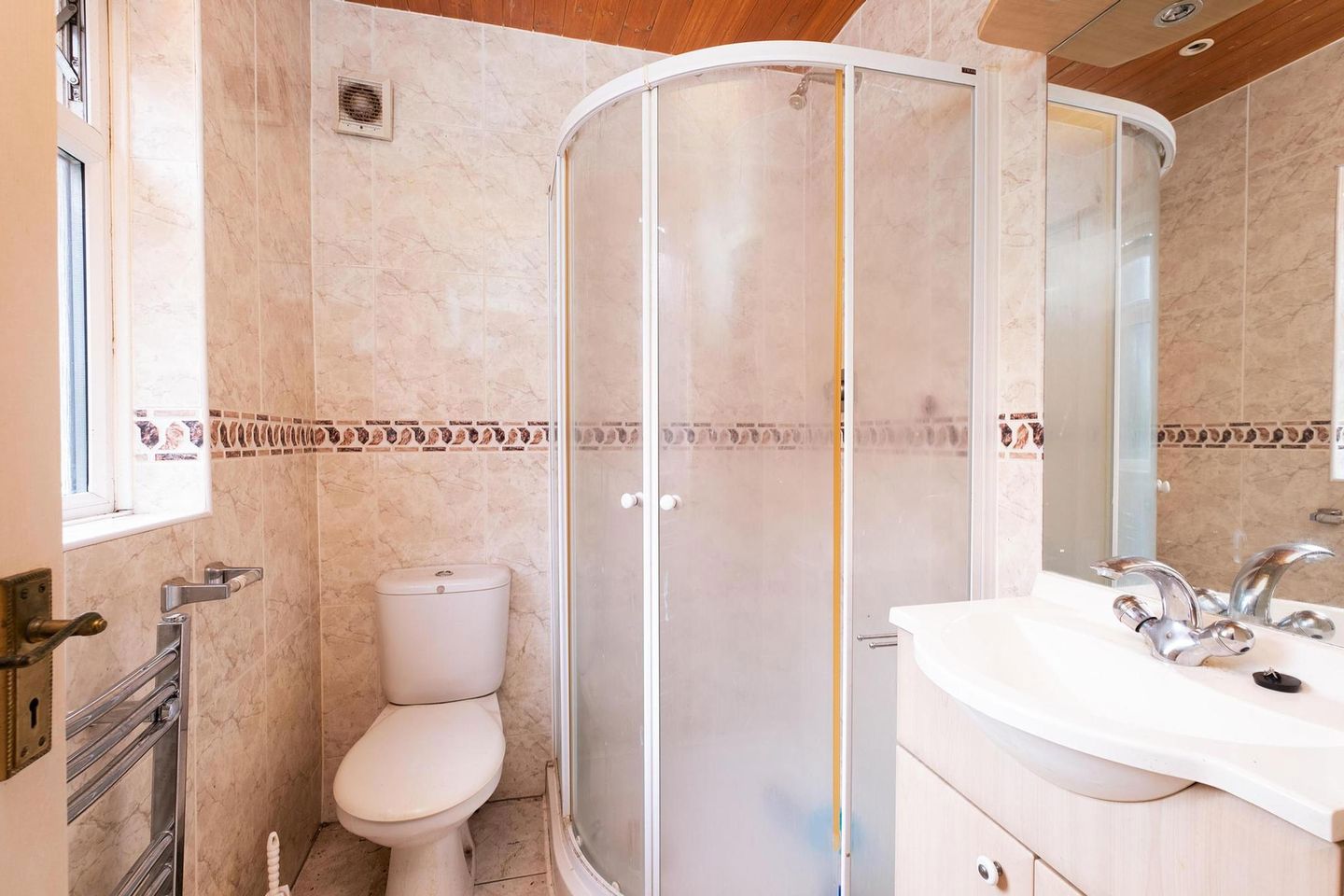111 Whitethorn Drive, Palmerstown, D22R2W0, Dublin 20 15