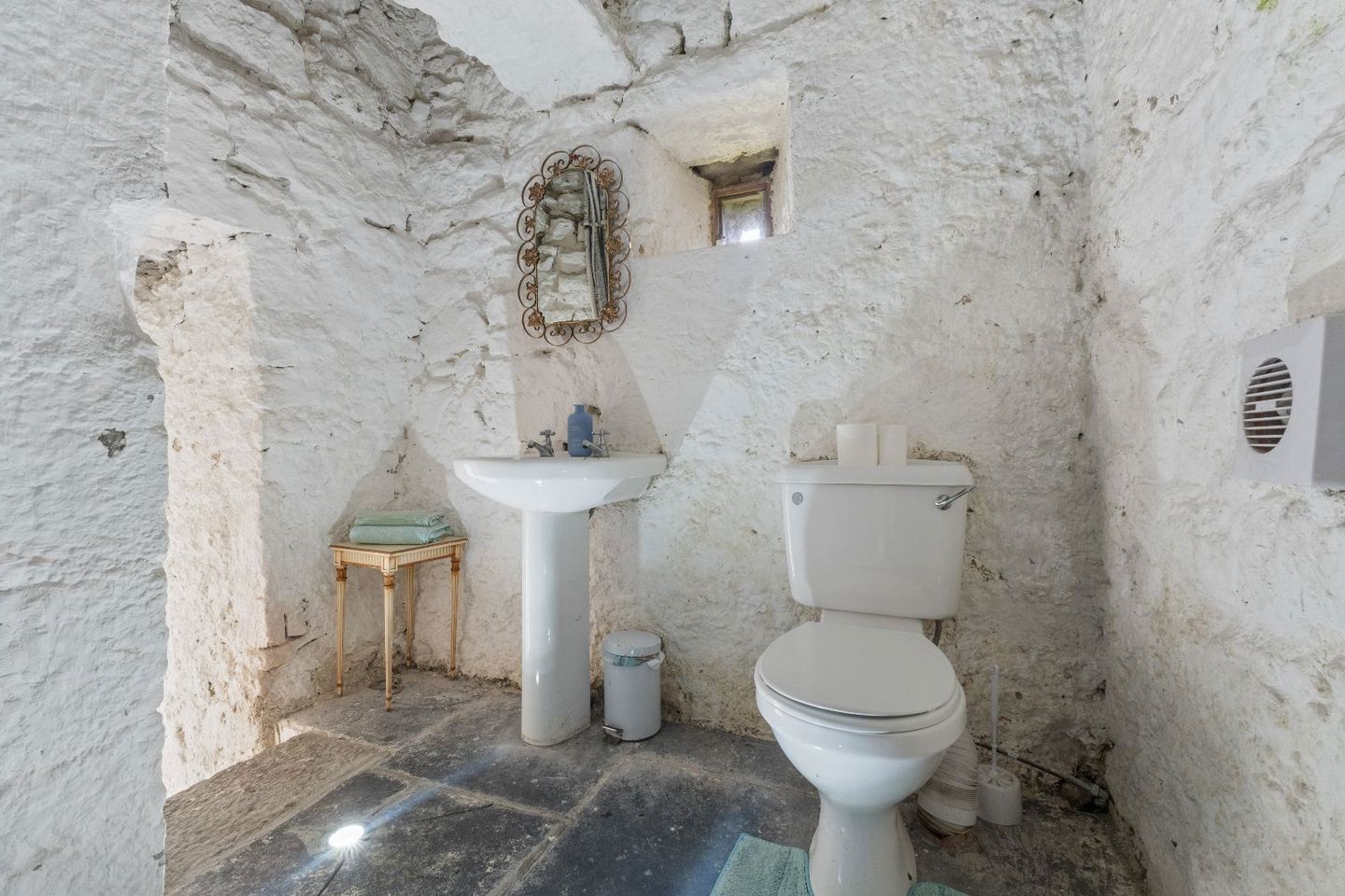 KILLAHARA CASTLE, Killahara, Thurles, Co. Tipperary, E41W6P3 41