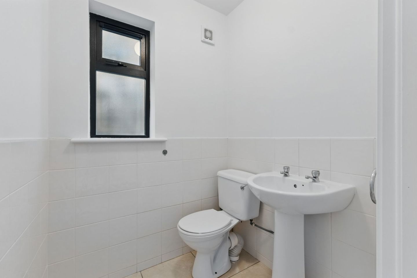 11 Beechlawn Heights, Ballinasloe, Ballinasloe, Co. Galway, H53K062 15