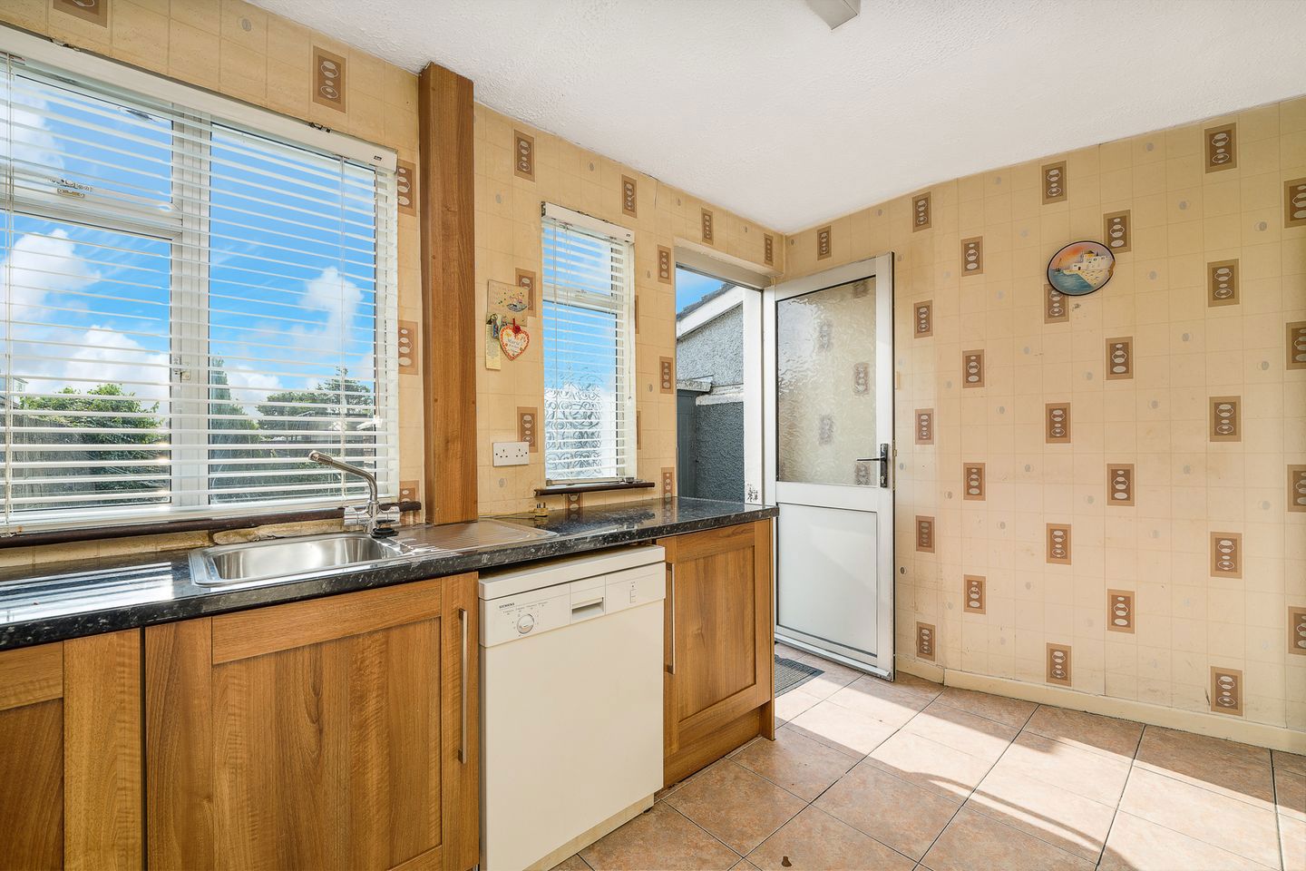 38 Cleggan Park, D10AC67, Ballyfermot, Dublin 10 5