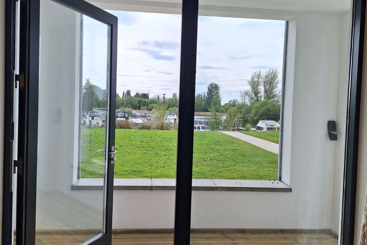 apartment 78 jolly mariner, marina village  brick island, coosan road  athlone
