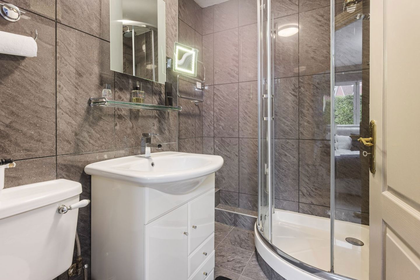 6 Brighton Court, Dublin 18, Foxrock, Dublin 18, D18TD25 15