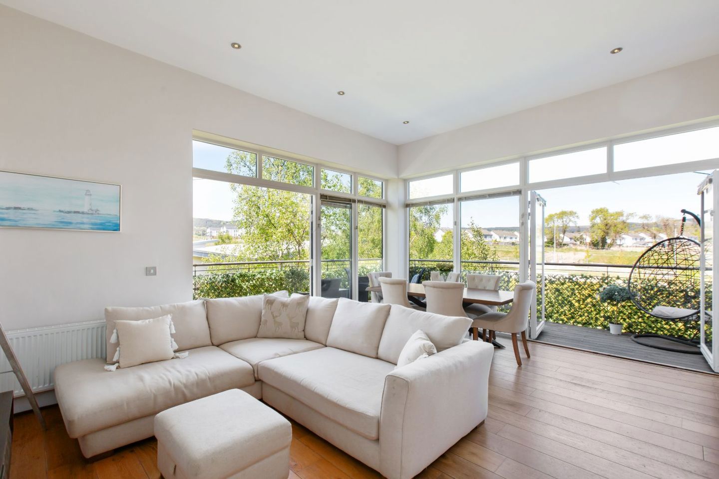 19 glenbrook hall, newtown, mount kennedy 11