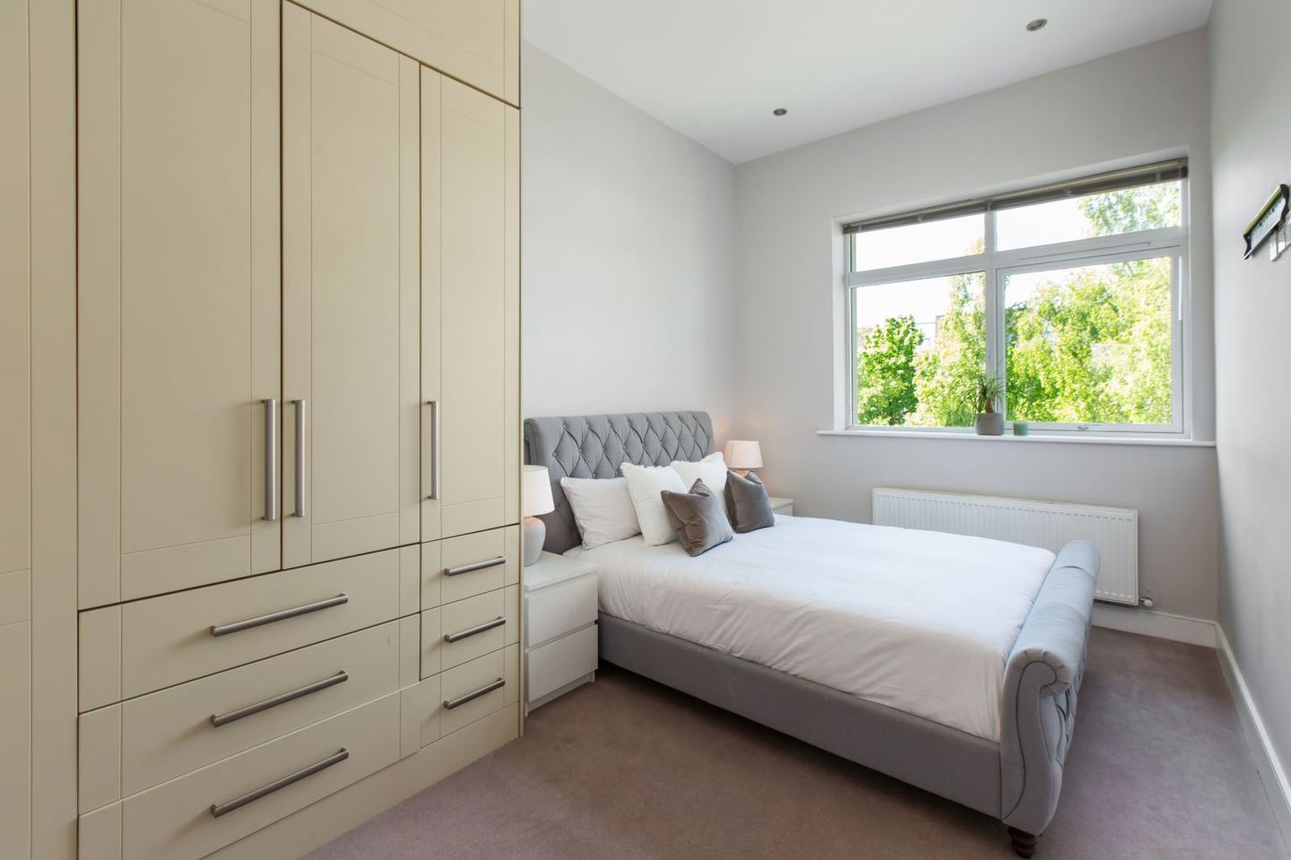 19 glenbrook hall, newtown, mount kennedy 3