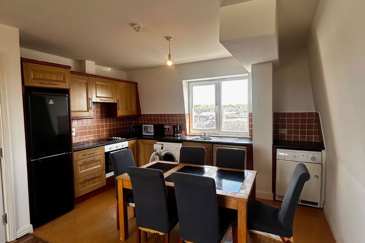 apt 22, hibernian court, main st