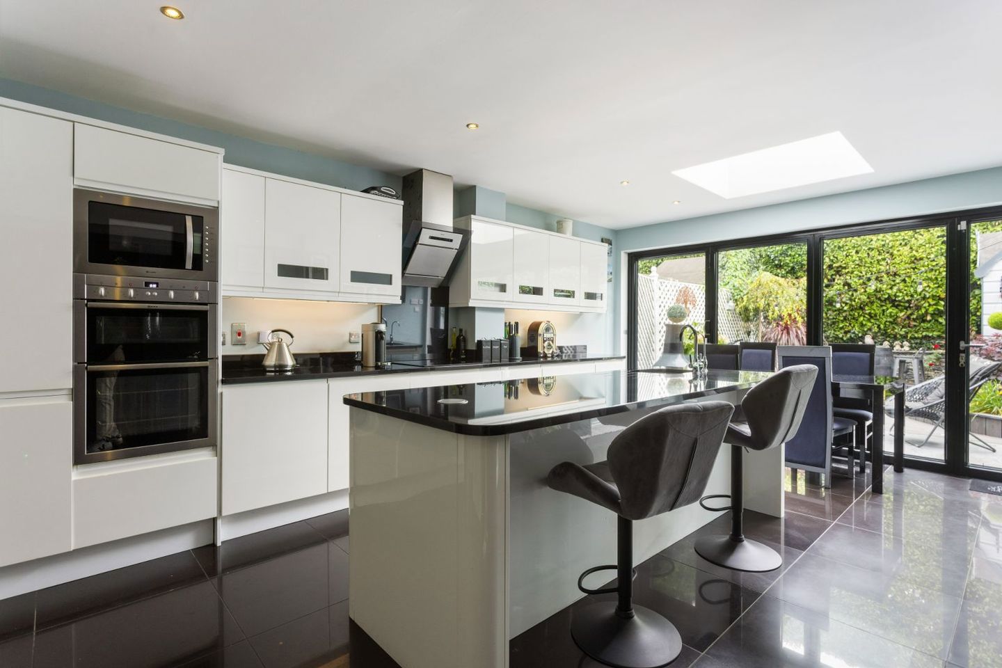 6 Brighton Court, Dublin 18, Foxrock, Dublin 18, D18TD25 23