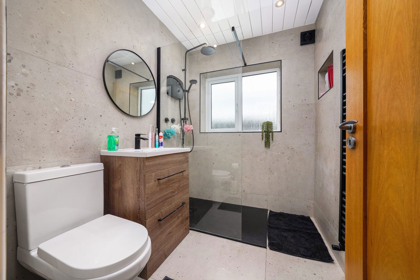 28 Woodford Grove, D22AH79, Clondalkin, Dublin 22 24
