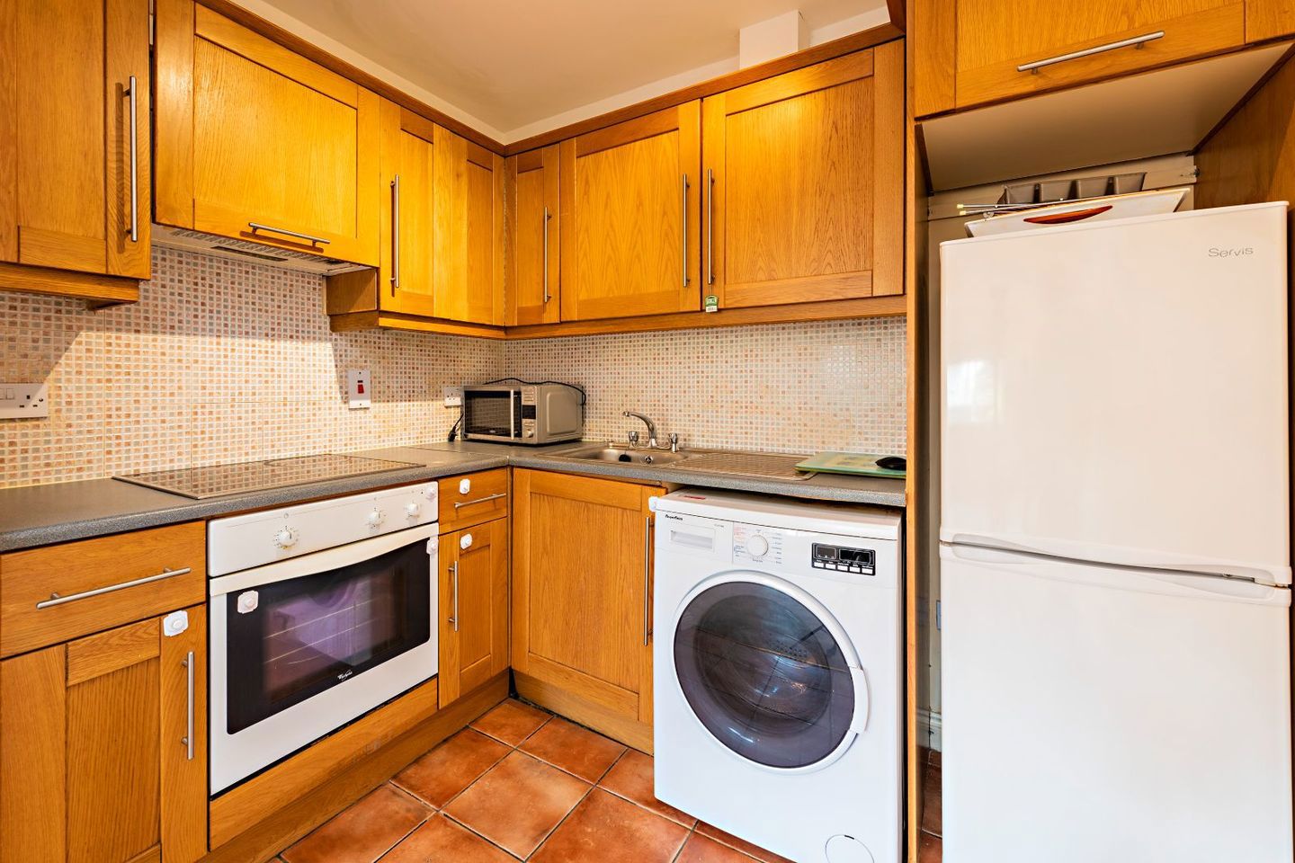 11 botanic sq, botanic ave, dublin 9 14