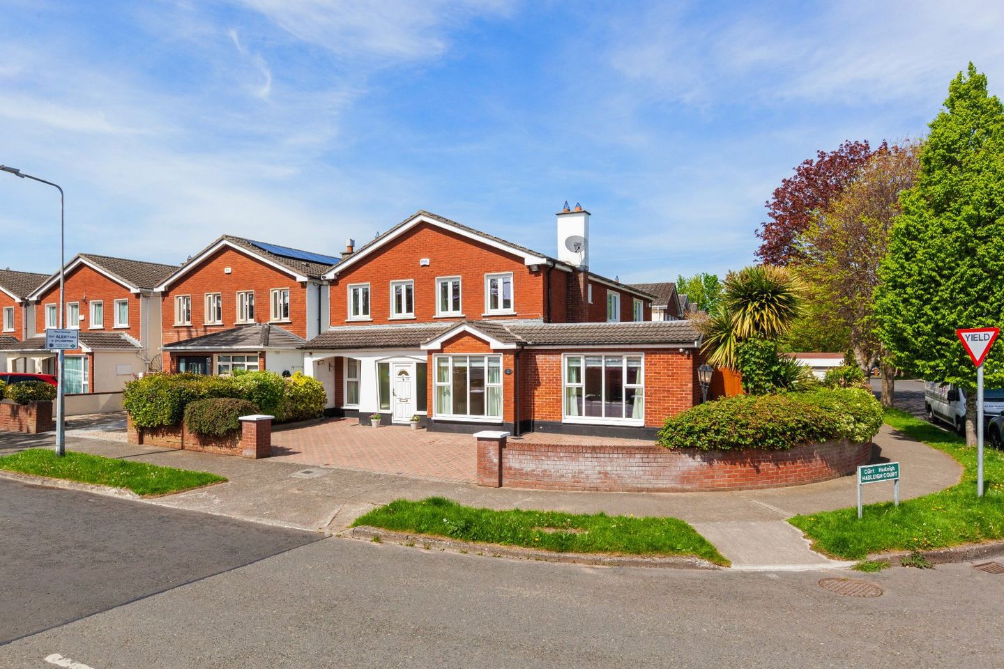 2 Hadleigh Court, Castleknock, Dublin 15, D15A6YF